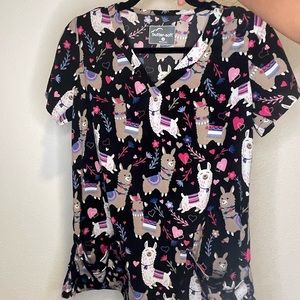 LLAMA SCRUB TOP. Size small. Lightweight. butter soft from uniform advantage